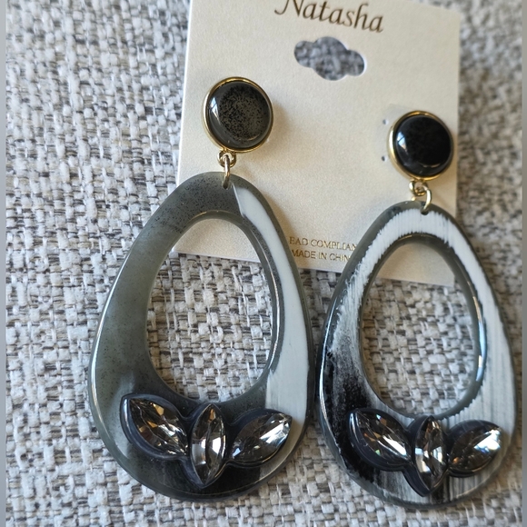 Natasha Couture Gray and Black Teardrop Earrings - Picture 8 of 10